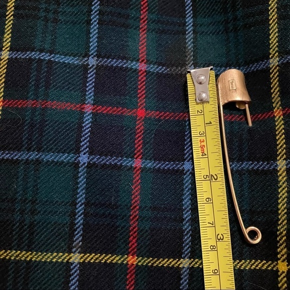 Vintage Tartan Plaid Kilt Skirt and Vtg Trifari Safety Pin Girls S-M 22" Retro - Picture 15 of 15